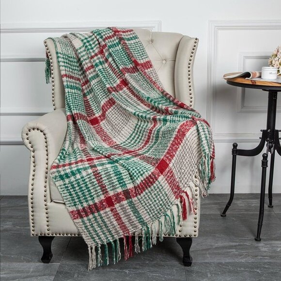 NEW Green Red Plaid Blanket Soft Christmas Indoor Decorations 50" W x 67" L - Picture 1 of 10